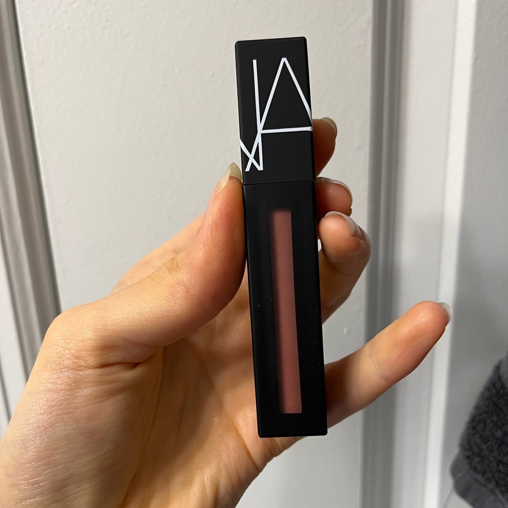 NARS - power matte - bad guy - soft rose nude